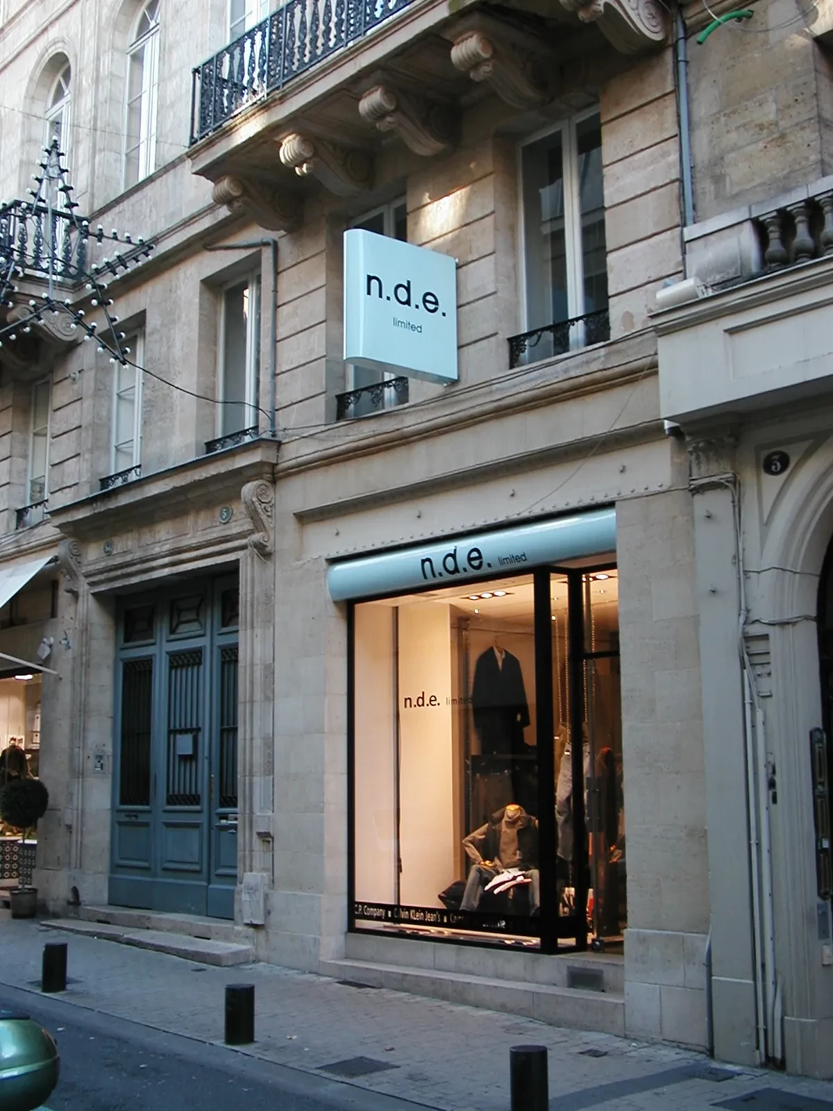 Boutique NDE - 2001